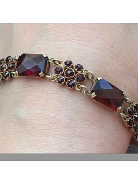Vintage Napier Gold Tone Bracelet with Faceted Burgundy Stones 8' Long